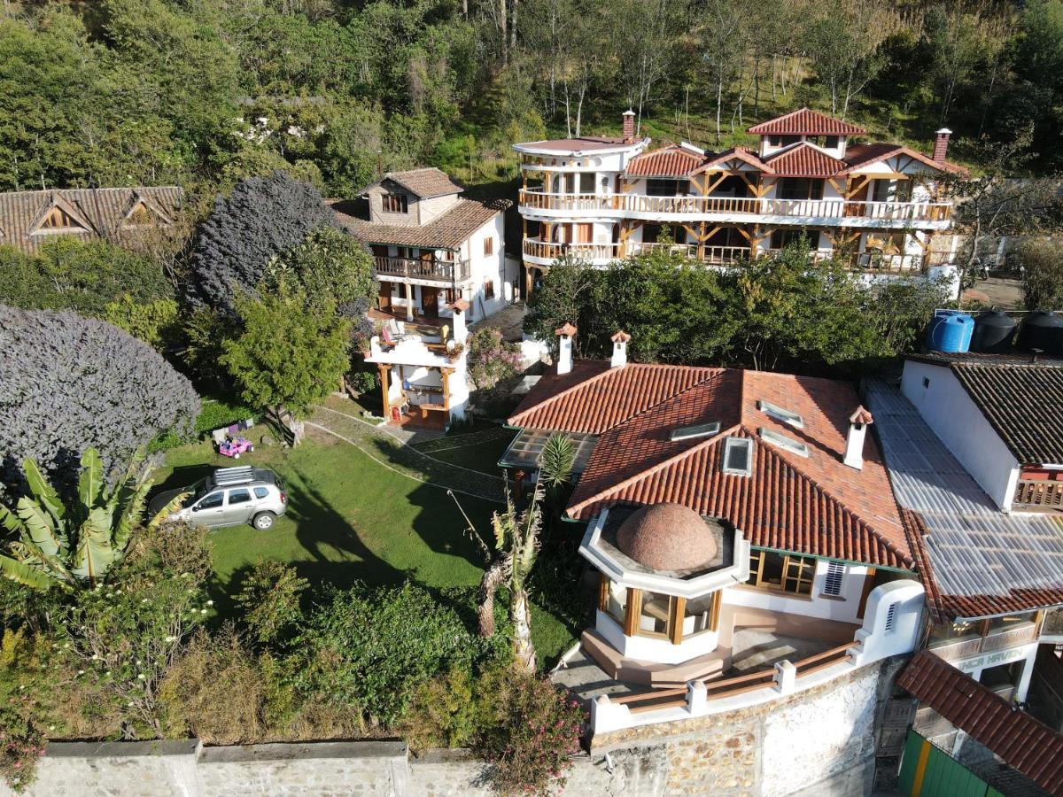 Hostal Mama Hilda Chugchilán Buitenkant foto